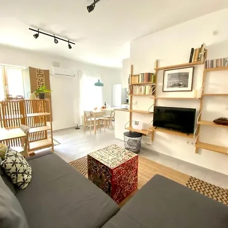 Apartment 2-bedroom In Downtown Dionisio *
